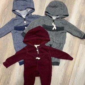 Bundle of Carter’s baby sweat suits 9m